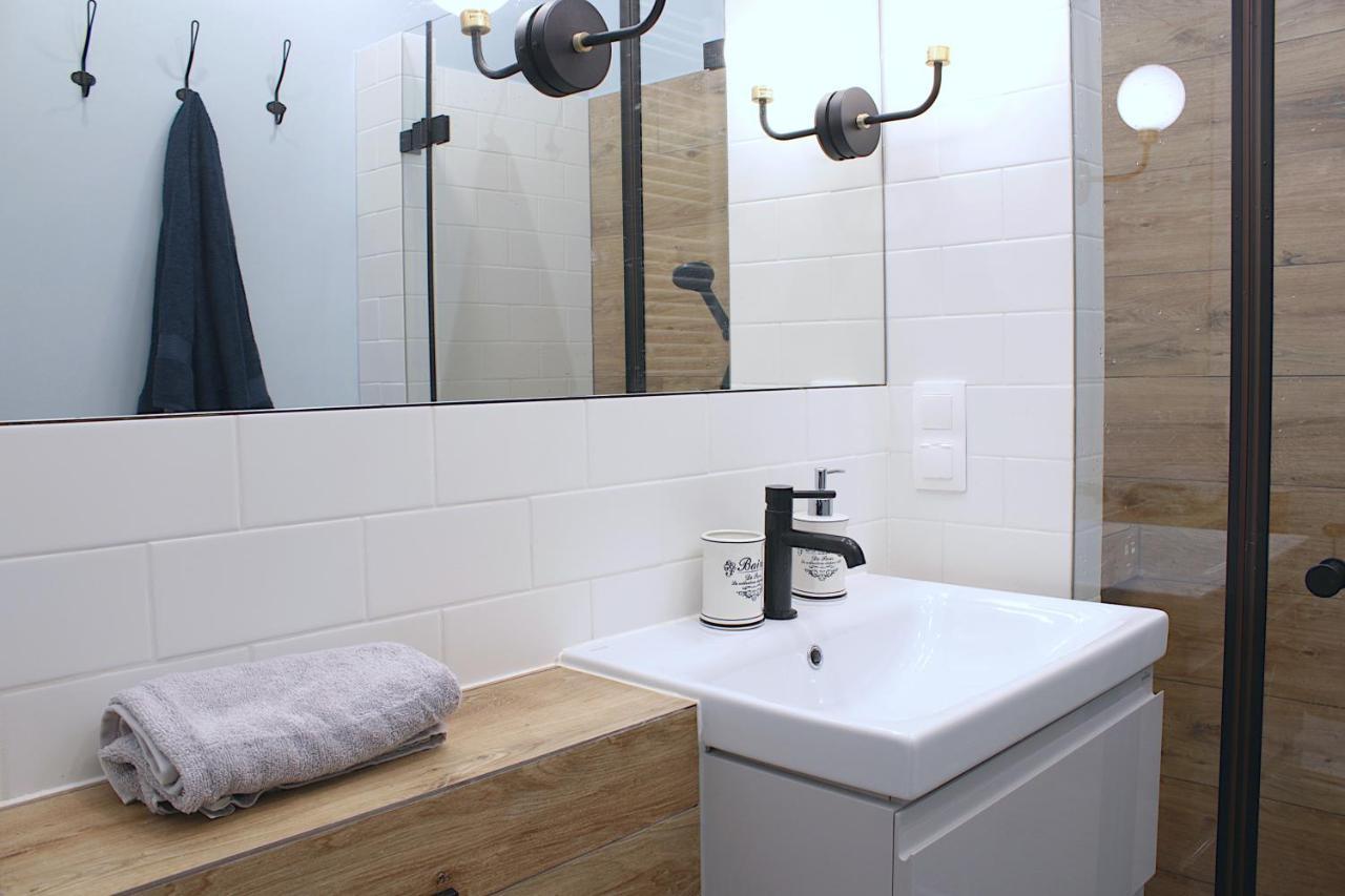 Kana - Stylish Apartment In Krakow Pomorska - Close, Wifi, Smart Tv คราคูฟ ภายนอก รูปภาพ