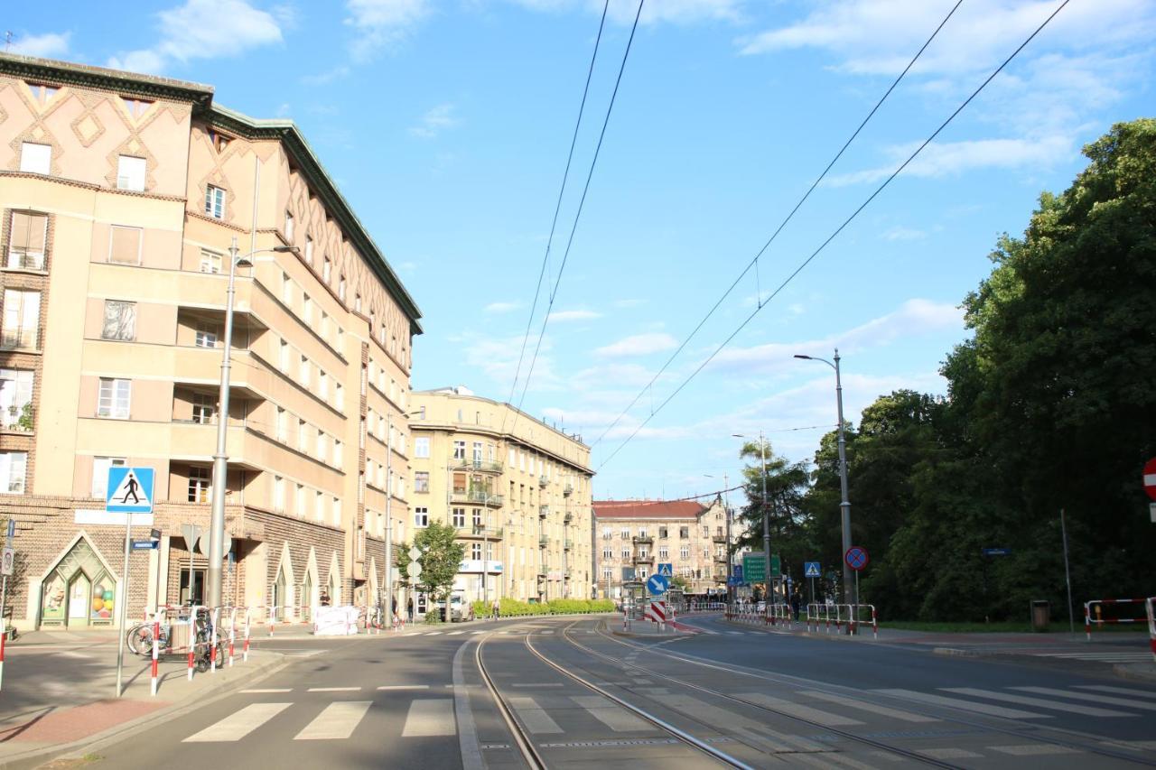 Kana - Stylish Apartment In Krakow Pomorska - Close, Wifi, Smart Tv คราคูฟ ภายนอก รูปภาพ