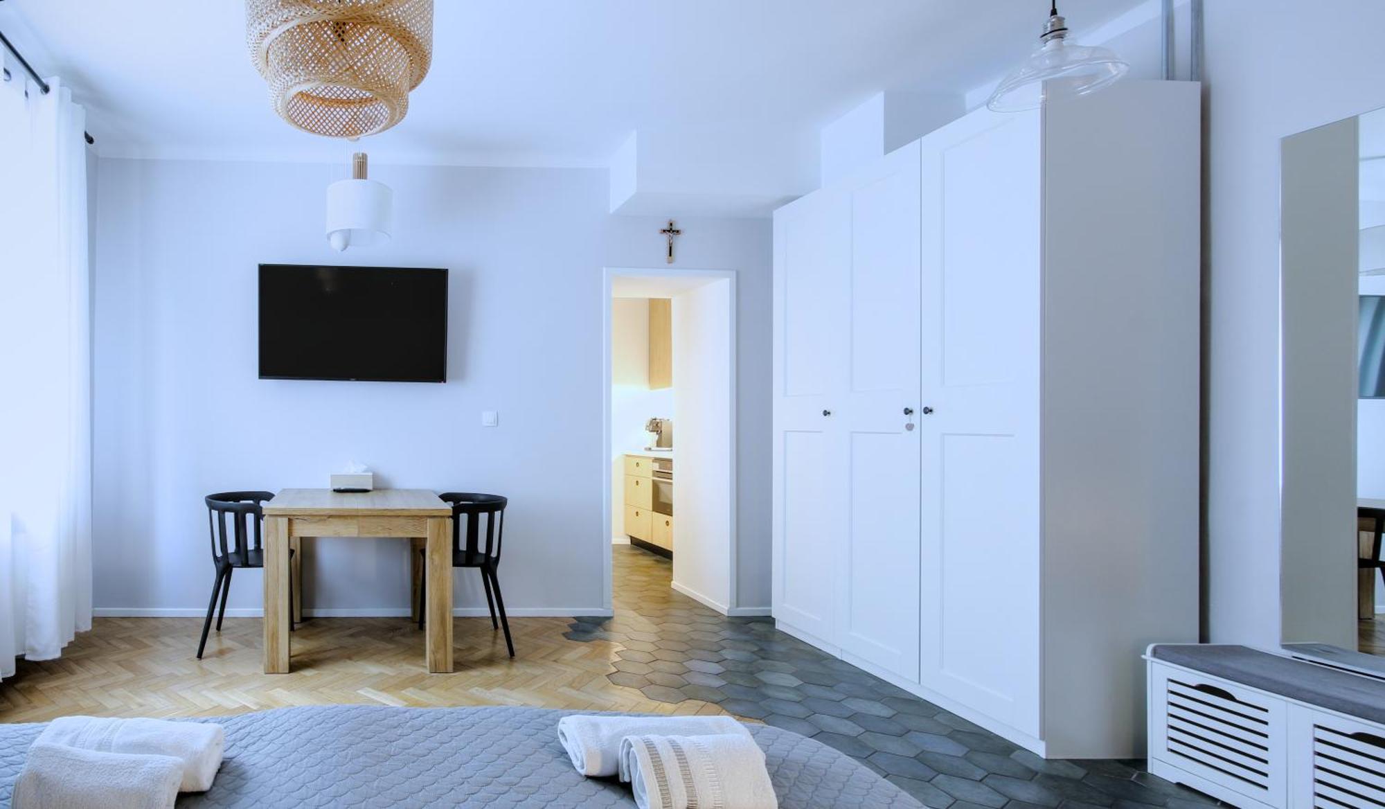 Kana - Stylish Apartment In Krakow Pomorska - Close, Wifi, Smart Tv คราคูฟ ภายนอก รูปภาพ